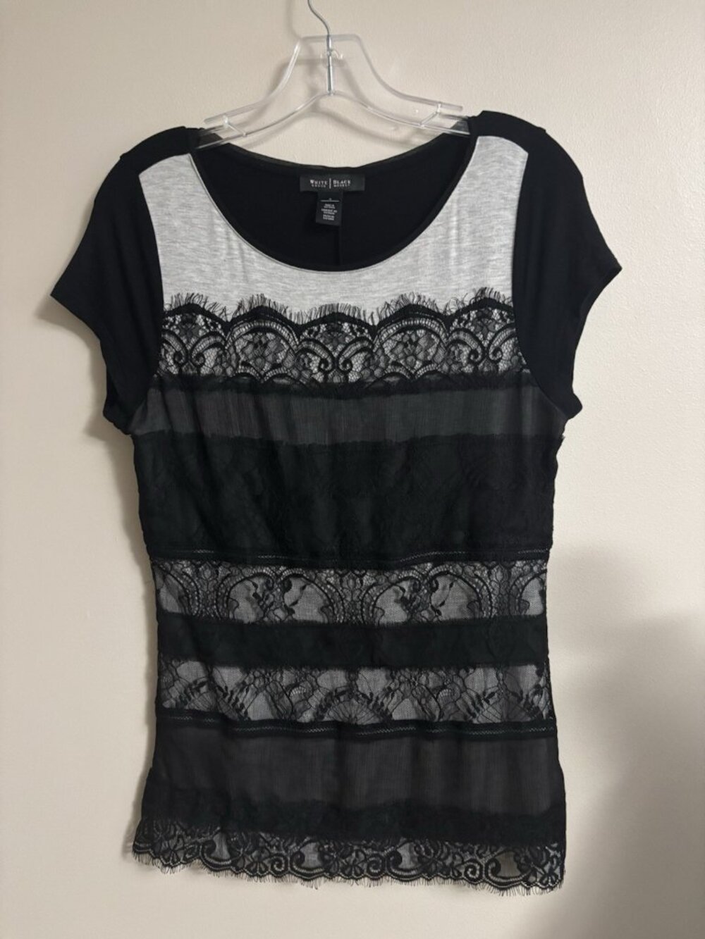 White House Black Market Black Grey SS Tee Lace overlay Small Goth Y2k Romantic